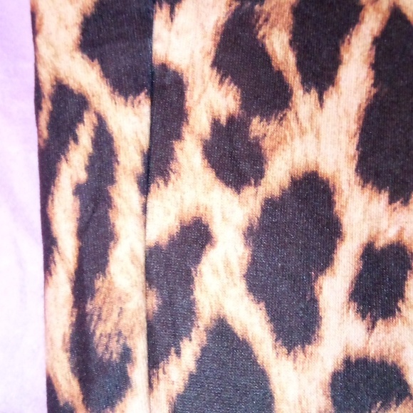🐆 Leopard Print Pants 🐆 - Picture 8 of 8